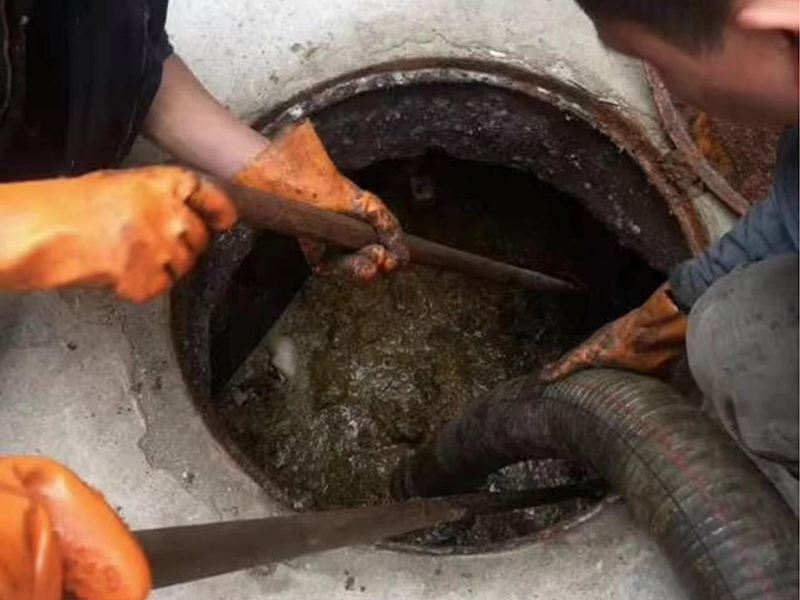 成安清理化粪池时如何避免沼气的危害?